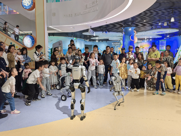 艾草凝春·科学寄思——柳州科技馆开展清明节科普系列活动